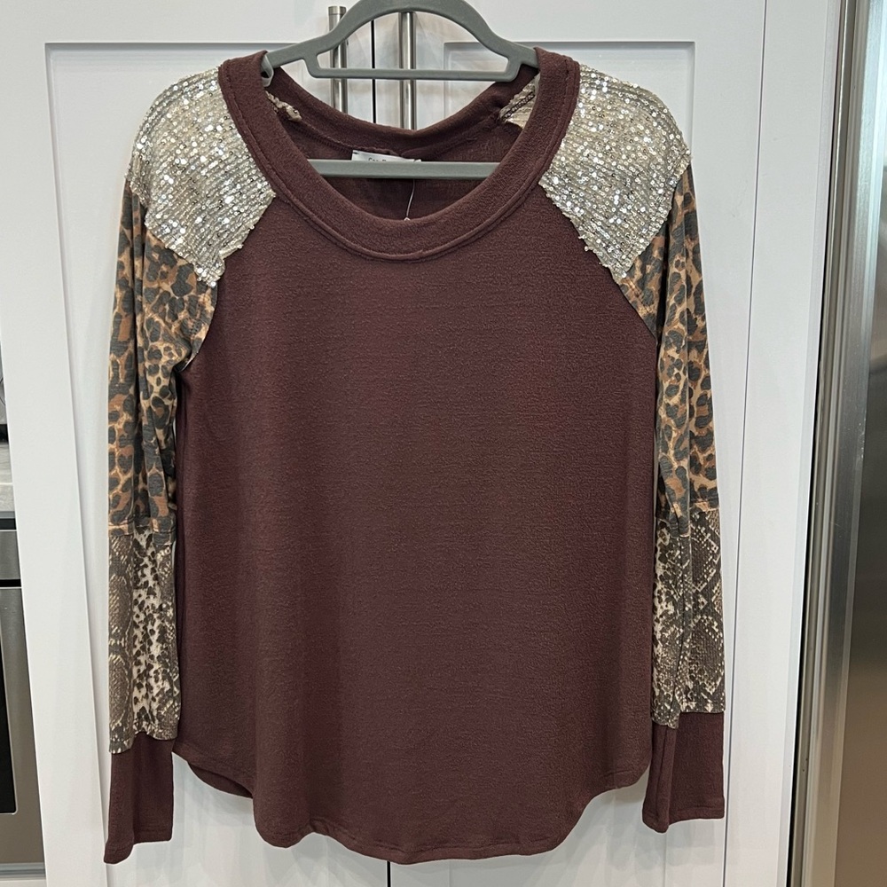 CES FEMME ANIMAL PRINT LONG SLEEVE TOP Sz S